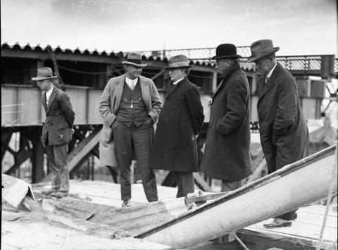 Inspecting safety fence construction